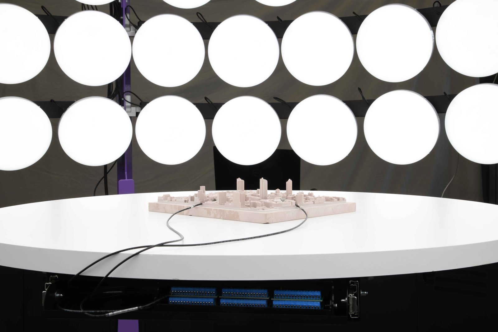 detail of the table top and the luxmeters in the model