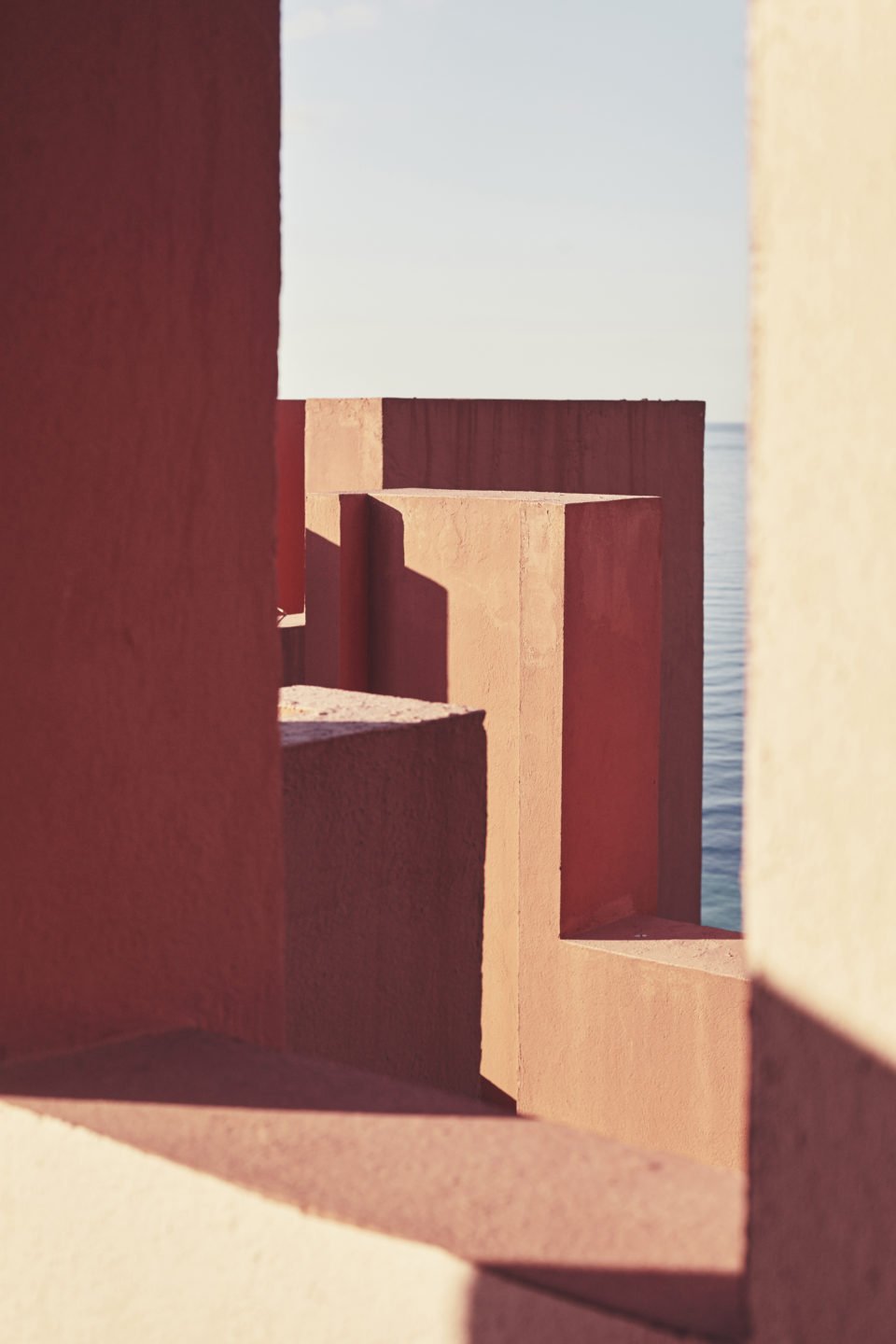 La Muralla Roja is a postmodern residential complex in Manzanera, Calpe, Spain.

Designed by Spanish architect Ricardo Bofill for the client Palomar S.A. in 1968 and completed in 1973, it has been ranked among “the 10 most iconic works of Ricardo Bofill.”