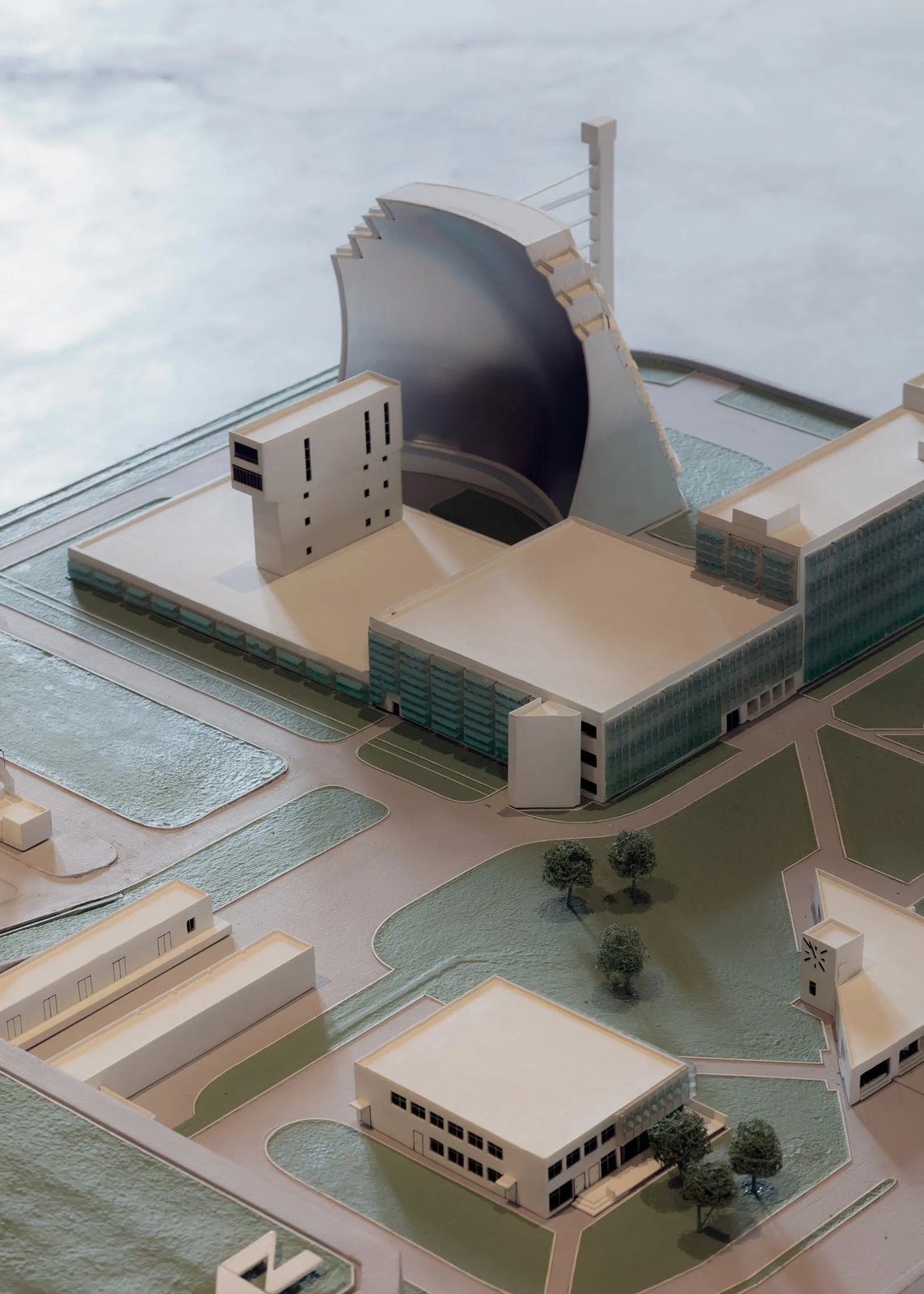 Sun Heliocomplex scale model