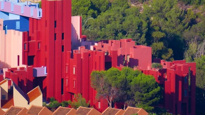La Muralla Roja is a postmodern residential complex in Manzanera, Calpe, Spain.

Designed by Spanish architect Ricardo Bofill for the client Palomar S.A. in 1968 and completed in 1973, it has been ranked among “the 10 most iconic works of Ricardo Bofill.”